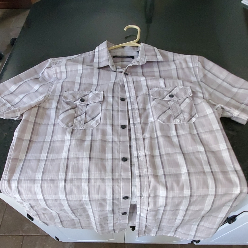 Axist gray plaid short sleeve